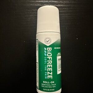 Freeze Green Pain Relieving Gel Roll-On